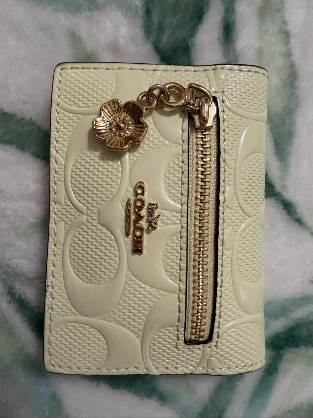 Coach Cream Signature Card Case with Zip and Flower Charm
